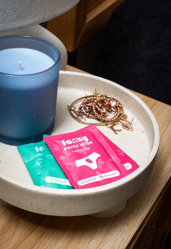 On - The - Go Intimate Water Wipes - Fanzy Pantz